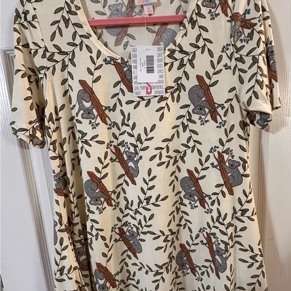 LEAVING SOON GRAB IT NOW! 
LuLaRoe Perfect Tee Tunic - Small